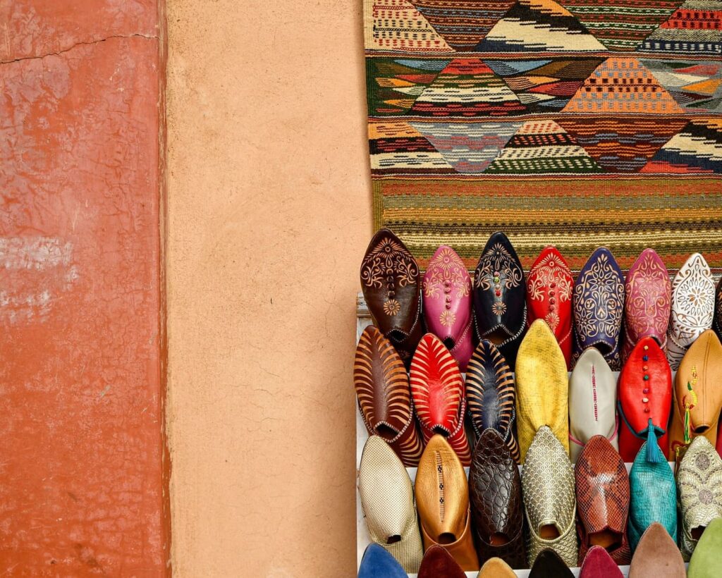 babouches-cuir-marocain-souvenir-marrakech