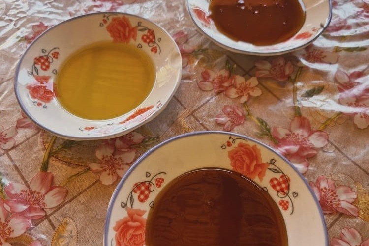 Degustation-de-plusieurs-varietes-de-miels-locaux-et-d_huile-d_olive-a-inzerki-4